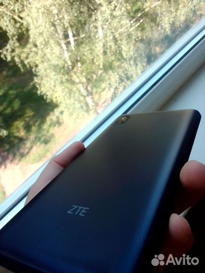 Телефон ZTE