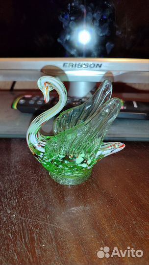 Фигурка из цветного стекла Лебедь