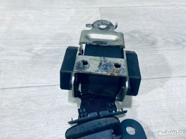 Ремень безопасности задний правый Renault Logan