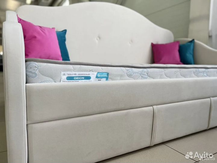 Мягкая выдвижная детская кровать