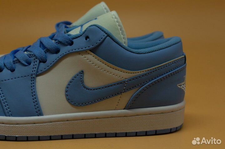 Кроссовки Wmns Air Jordan 1 Low blue