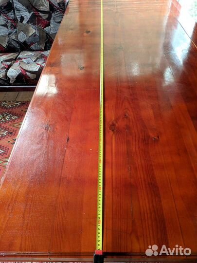 Большой обеденный стол из массива