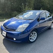 Toyota Prius 1.5 CVT, 2006, 290 000 км, с пробегом, цена 700 000 руб.