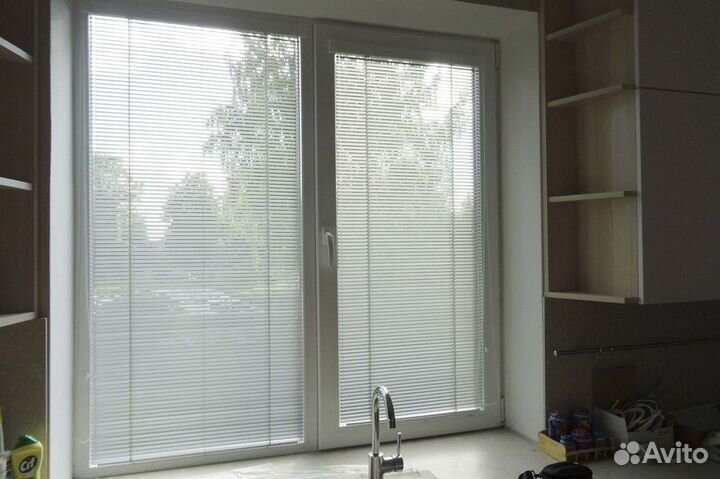 Жалюзи и рулонные шторы в ассортименте