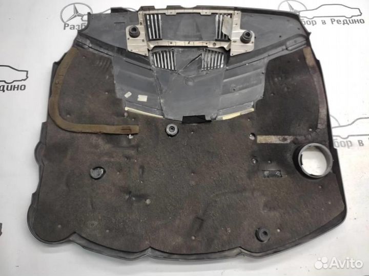 Крышка двигателя декоративная w251 R-class 642