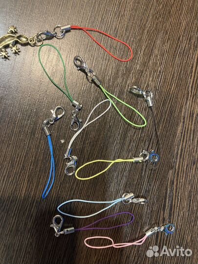 Шнурок для брелка