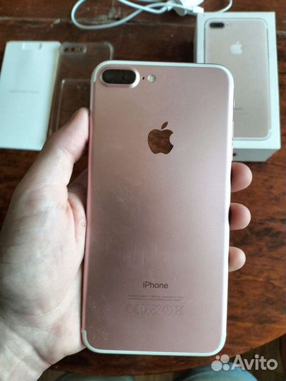 Телефон iPhone 7+