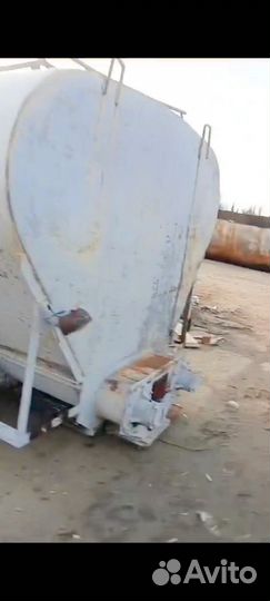 Цистерны емкости бочки