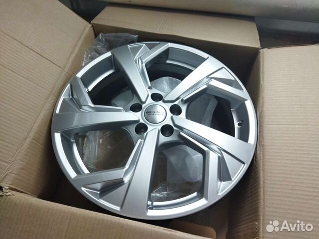 Диск колесный литой 7x18 PCD 5x108 ET 33 CB 60.1 С