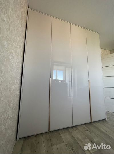 Шкаф распашной