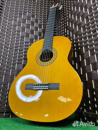 Гитара Yamaha С40