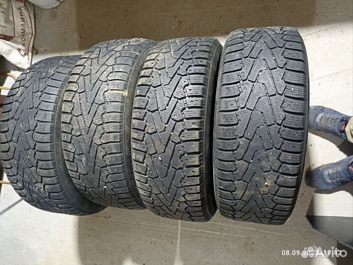 Pirelli Winter Ice Zero 215/55 R16 97T