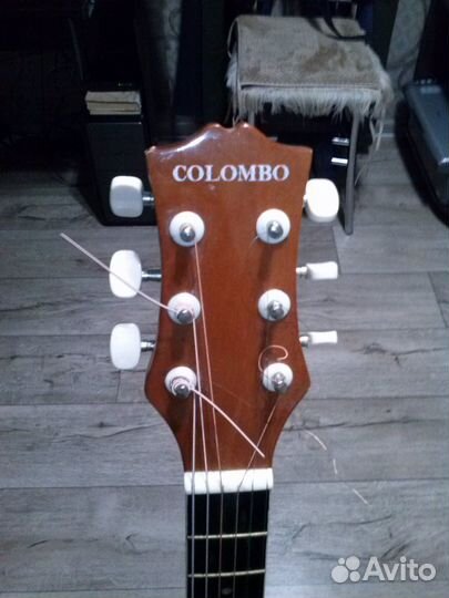 Акустическая гитара