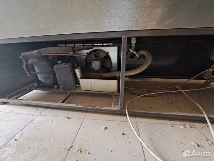 Холодильная витрина бу