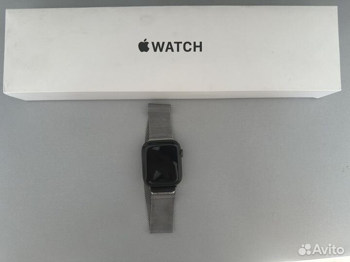 Apple watch SE 2021 44 mm