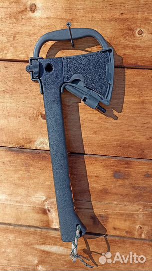 Топор туристический с ножом и огнивом