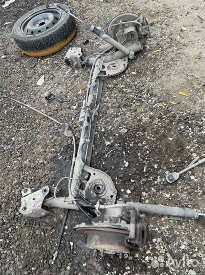 Задняя балка Ниссан Тиида