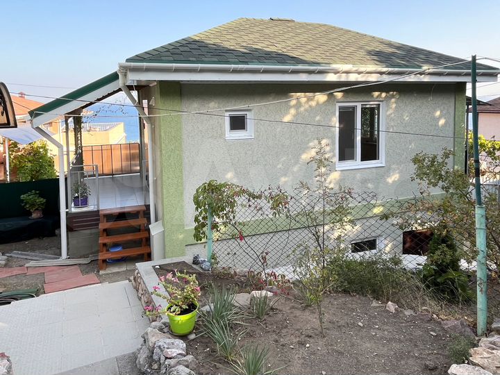 Дом 24 м² на участке 7 сот.