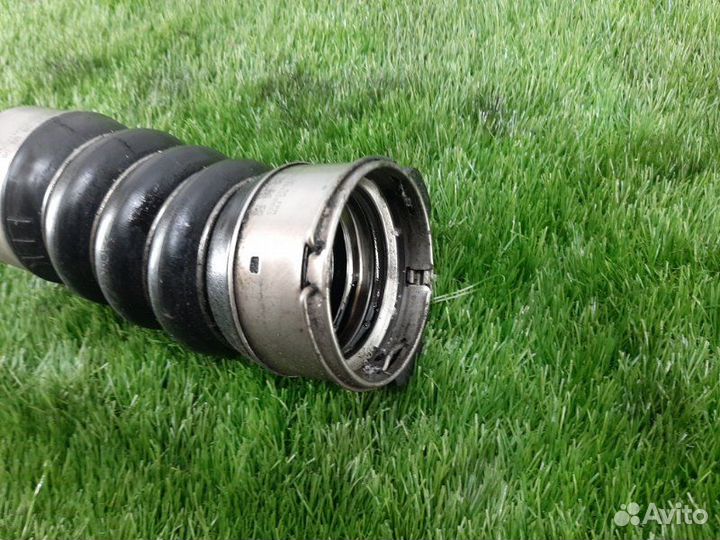 Патрубок интеркулера Bmw 5Er 530D F10 (Ф10)