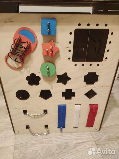 Бизиборд, бизидом