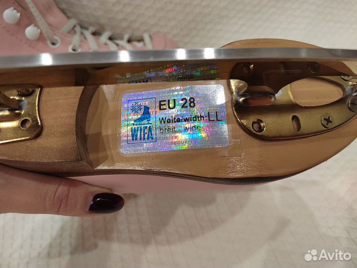 Фигурные коньки Wifa 28