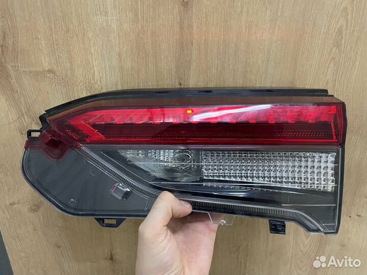Фонарь задний правый Toyota RAV4 xa50