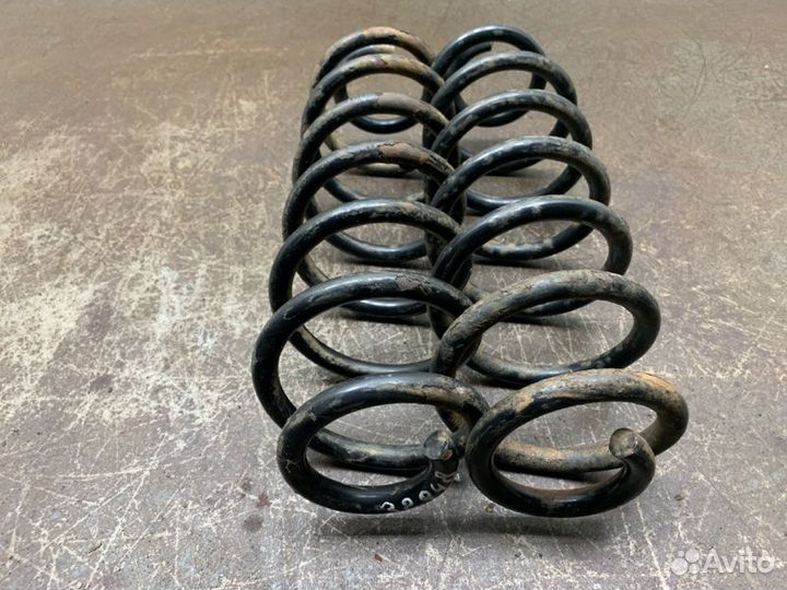 Пружина подвески задняя Volkswagen Tiguan