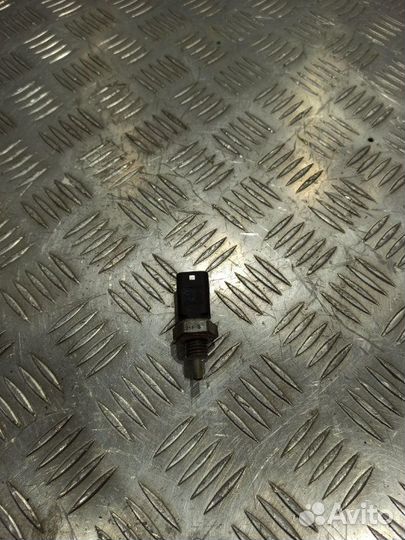 Датчик температуры Renault Duster 2.0 2013