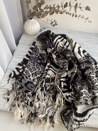 Палантин новый женский черно-белый 175*70