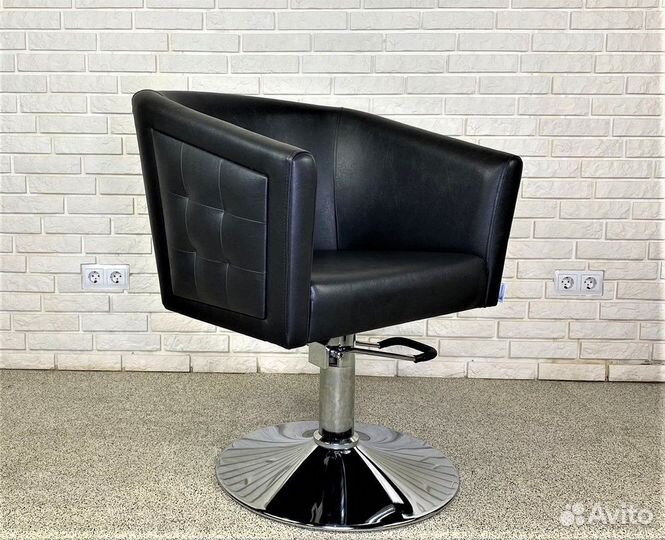 Парикмахерское кресло Harmony black