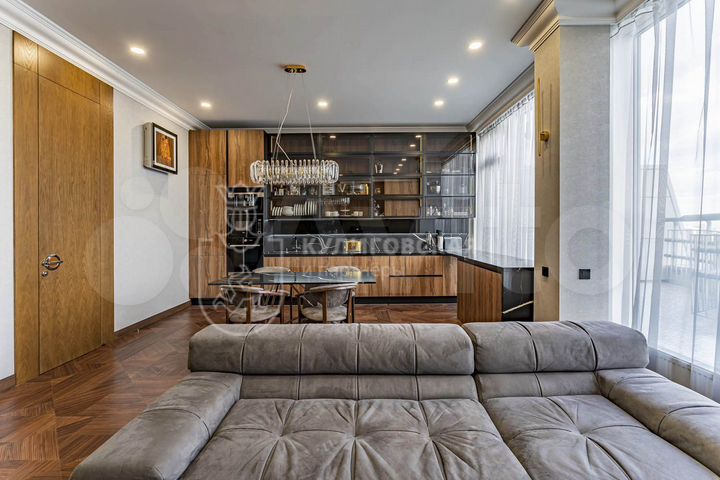 4-к. квартира, 135,9 м², 36/37 эт.