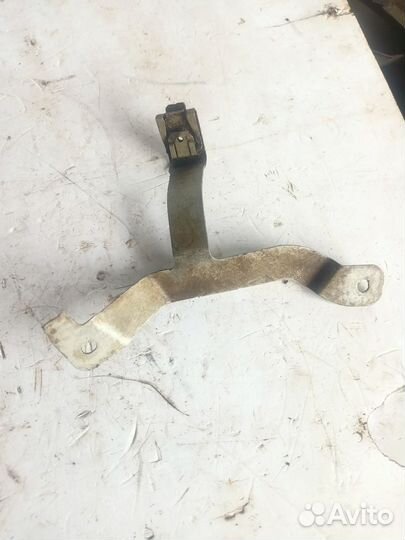 Держатель задний правый Mercedes-Benz C-Class W213