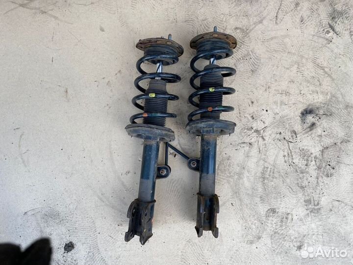 Стойка передняя Kia Sorento 2 XM