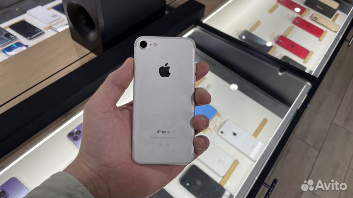 iPhone 7, 32 ГБ
