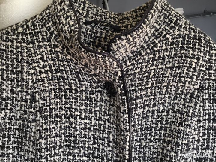 Куртка с капюшоном на девочку на 11-12 лет