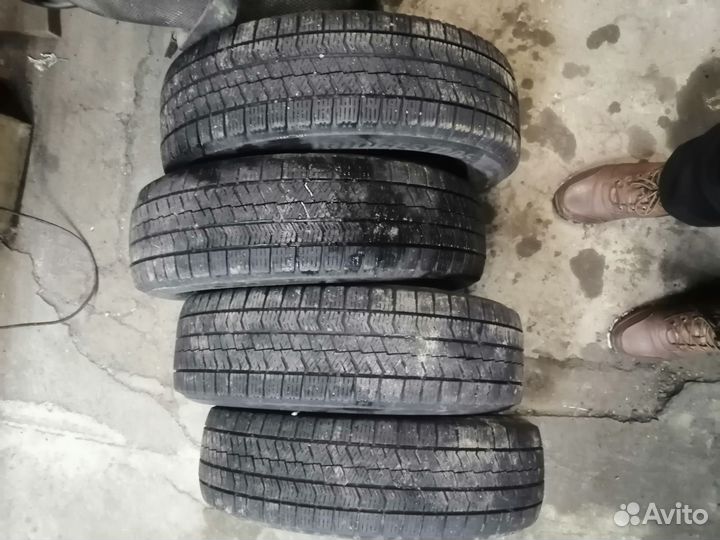 Bridgestone Blizzak VRX2 165/65 R14 79Q