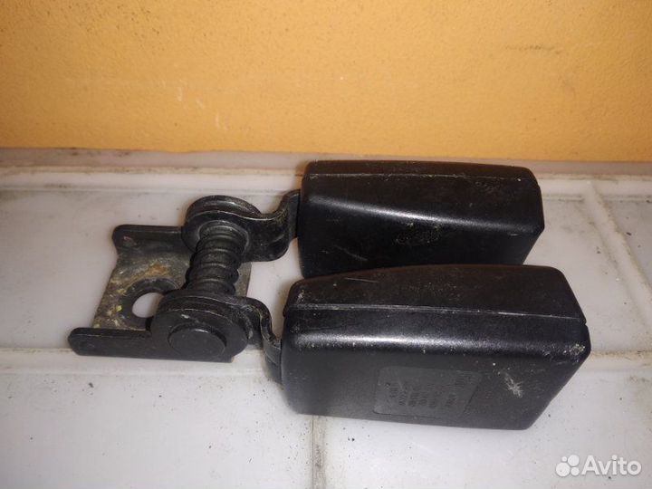 Замок ремня безопасности Opel Astra P10 A17DTJ