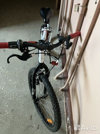 Подростоквый велосипед BTwin Rockrider300