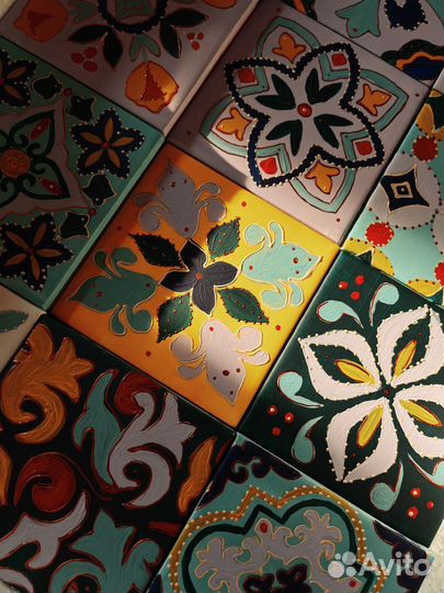 Зеркало из плиток с росписью ручная работа