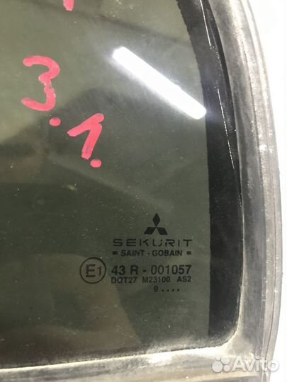 Форточка задняя левая Mitsubishi Carisma