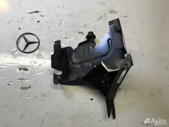 Крепление блока двс Мерседес w212