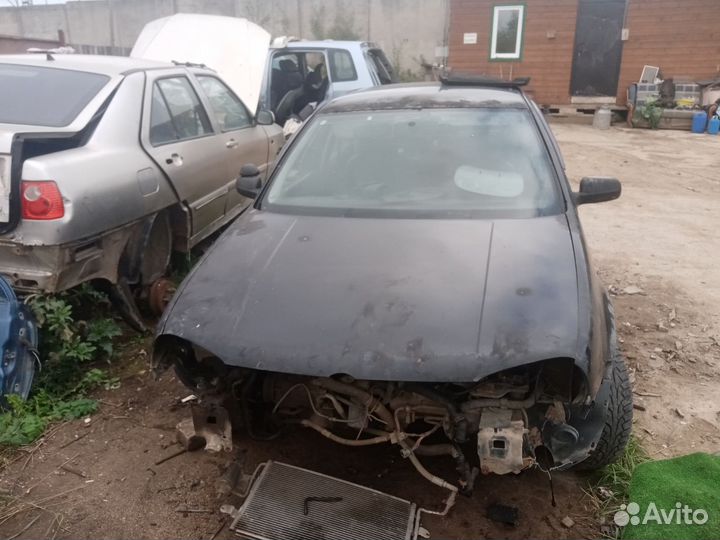 Амортизатор капота Volkswagen Golf 4