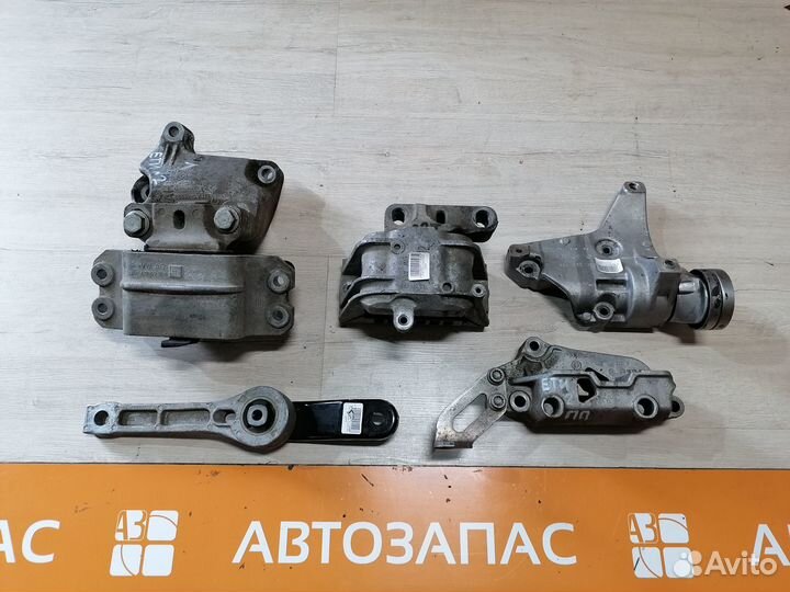 Подушка двигателя кронштейн Skoda Yeti Octavia