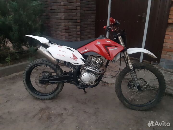 Кроссовый мотоцикл