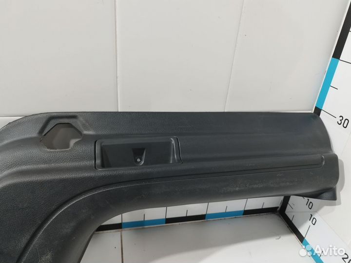 Обшивка двери багажника Discovery III 2004-2009