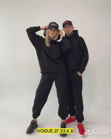 Новый спортивный костюм унисекс