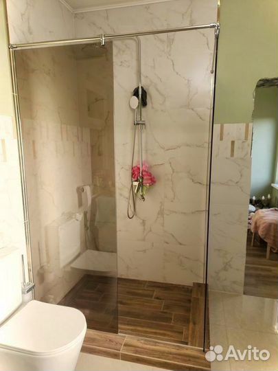 Стеклянная перегородка в ванную