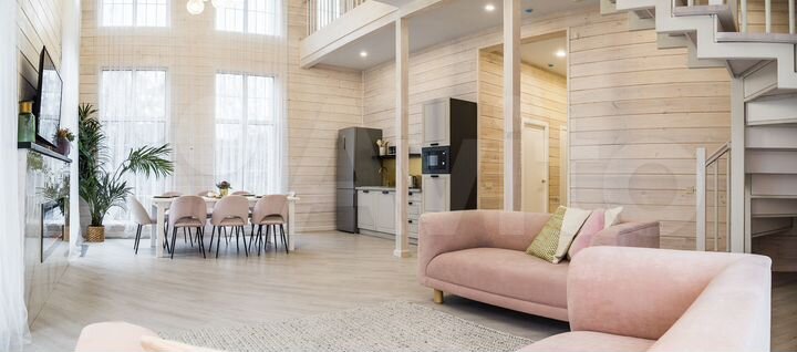 Дом 594 м² на участке 9 га