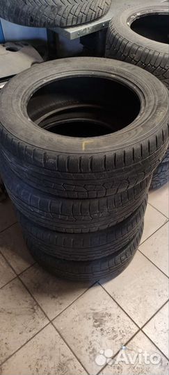 Nokian Tyres WR 225/60 R17