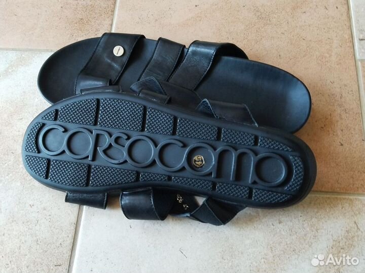 Продам мужские сандалии CorsoComo